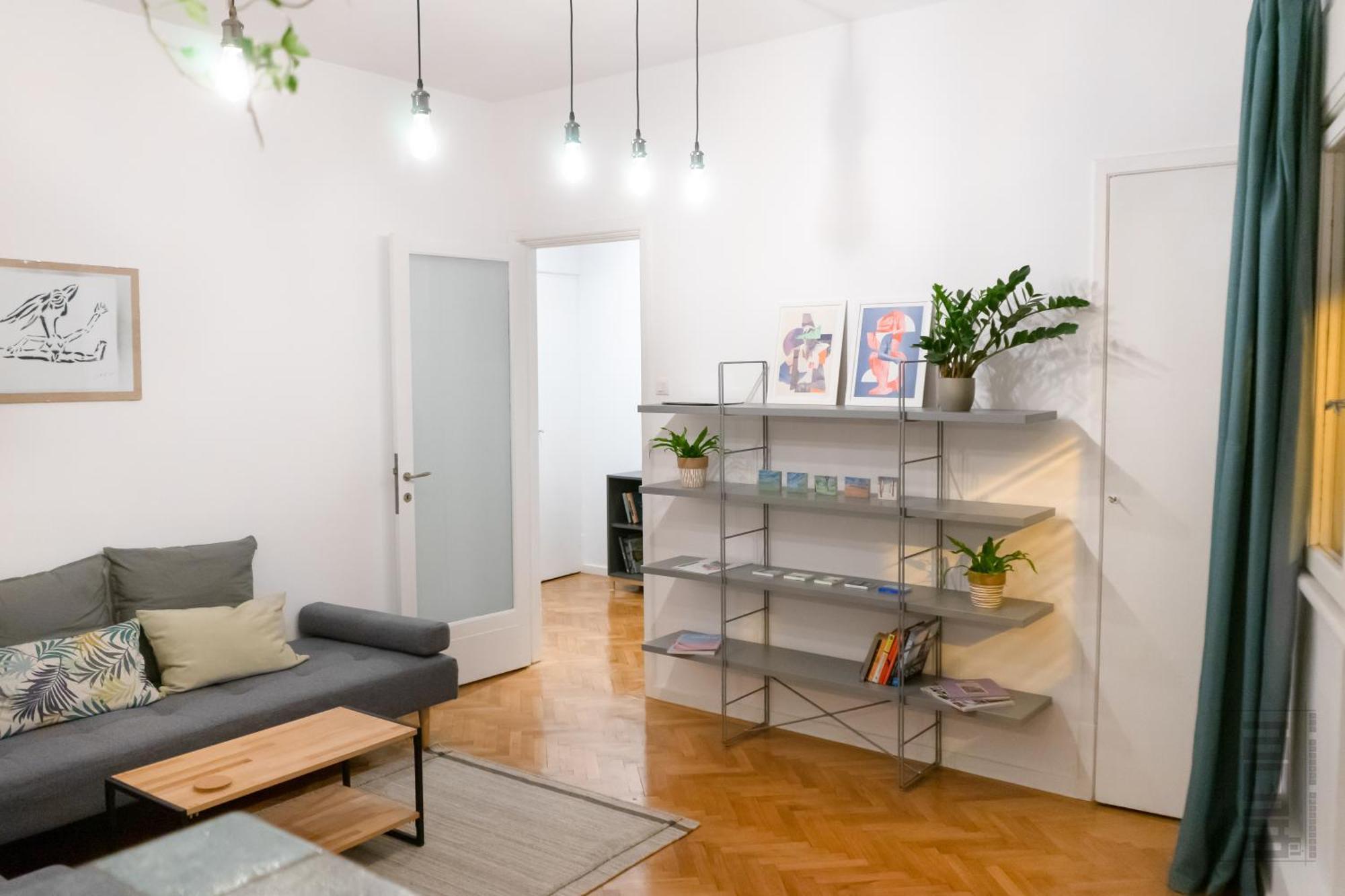 S Q U A Re Palace Gallery//apartment *