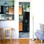 S Q U A Re Palace Gallery//Apartment