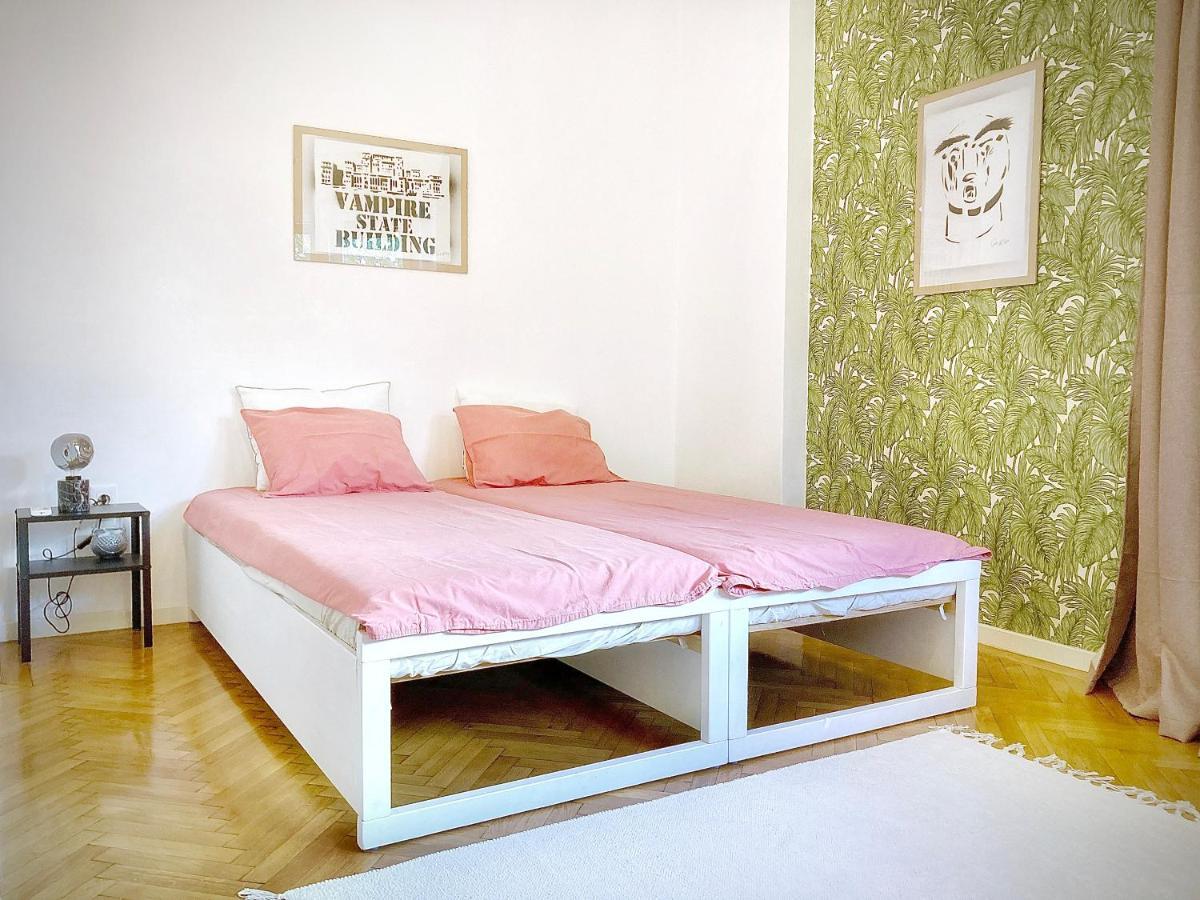 Apartment S Q U A Re Palace Gallery//apartment *